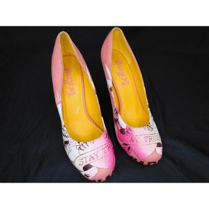 ED HARDY Y2K PINK PRINTED GRAPHIC HEELS SIZE 8M